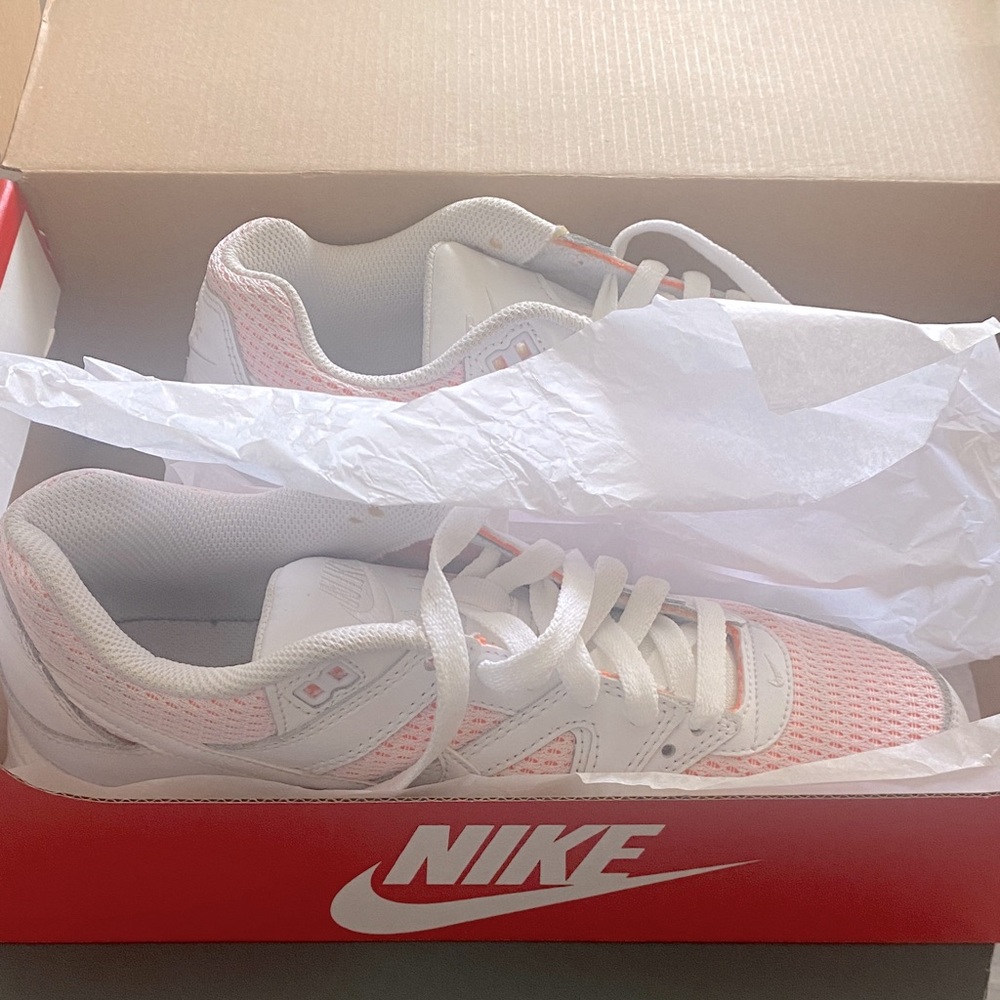 Women’s Air Max Command White Bright Mango size 8
